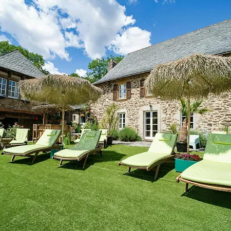 Charming House Overlooking Aveyron Valley بيت للعطل