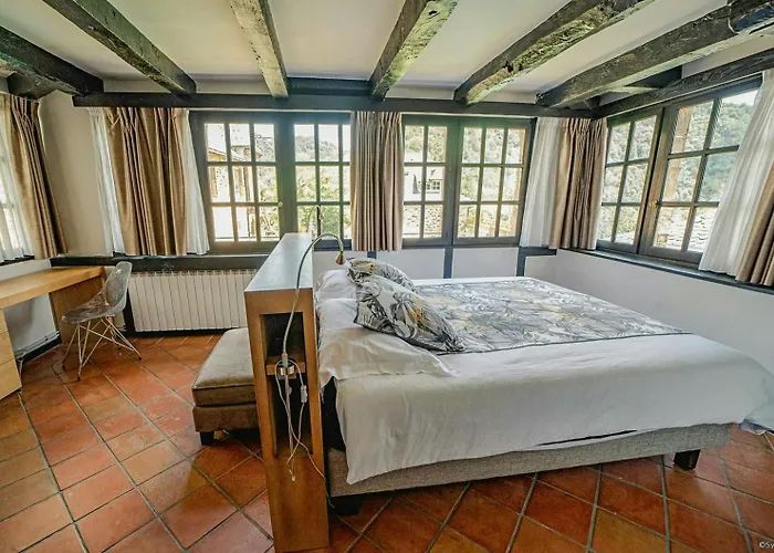 بيت للعطل Charming House Overlooking Aveyron Valley La Fouillade