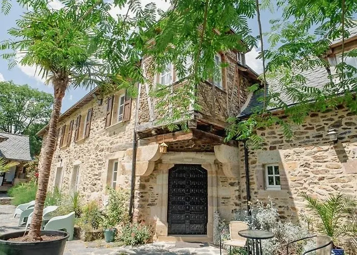 Charming House Overlooking Aveyron Valley بيت للعطل La Fouillade